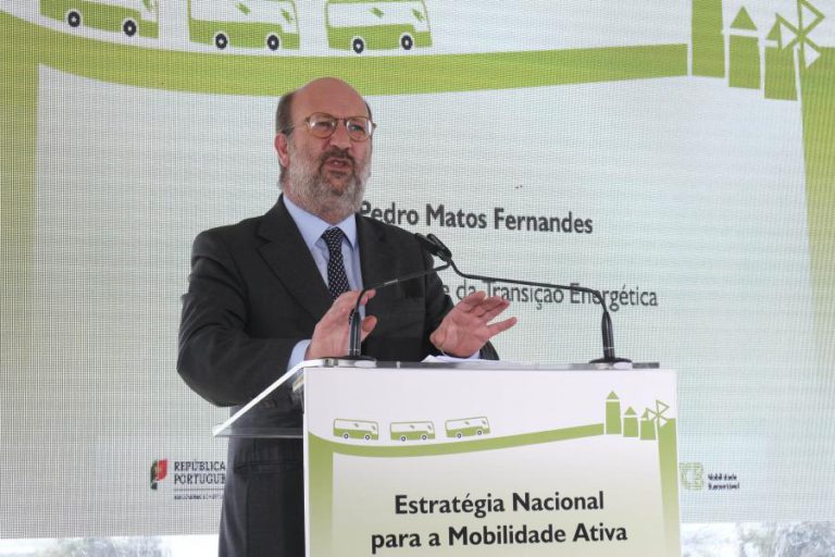 GOVERNO VAI ENTREGAR 709 AUTOCARROS SUSTENTÁVEIS EM TODO O PAÍS