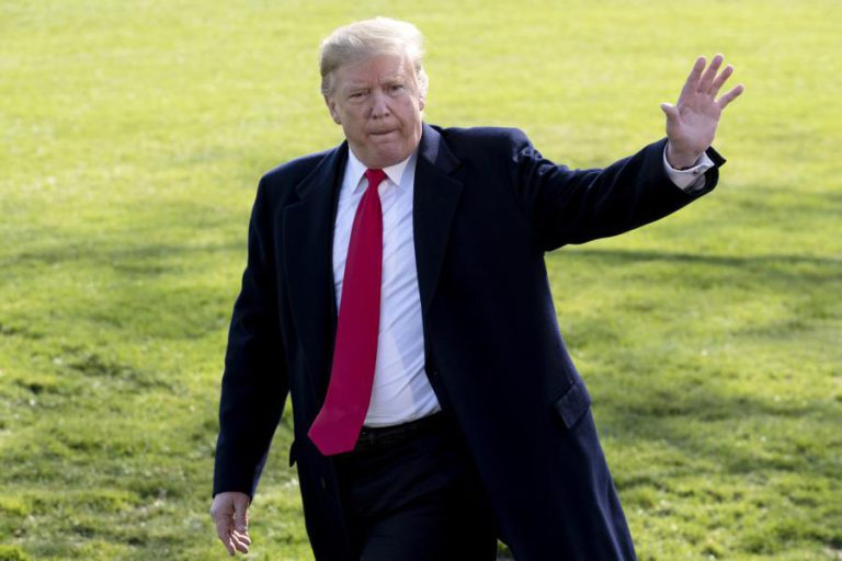 TRUMP AMEAÇA FECHAR FRONTEIRA COM O MÉXICO NA PRÓXIMA SEMANA