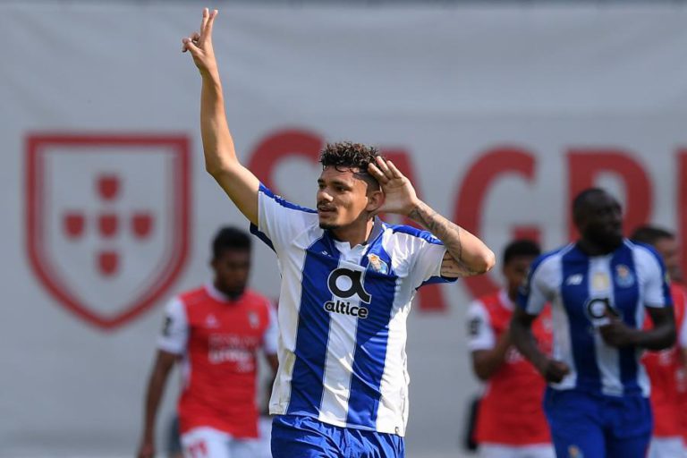 FC PORTO VENCE POR 3-2 EM BRAGA E ISOLA-SE NA LIDERANÇA PROVISÓRIA DA I LIGA
