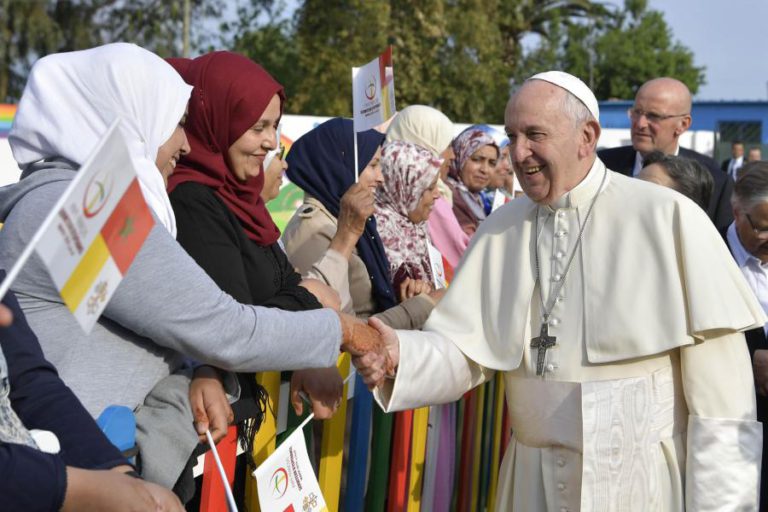 PAPA DEFENDE QUE É PRECISO “IR LIMPANDO” O VATICANO, QUE NÃO ESTÁ A SALVO DE PECADOS E VERGONHAS