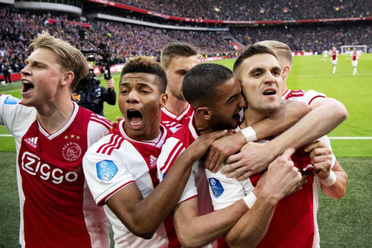 AJAX VENCE ‘CLÁSSICO’ COM PSV E FICA A APENAS DOIS PONTOS DO LÍDER