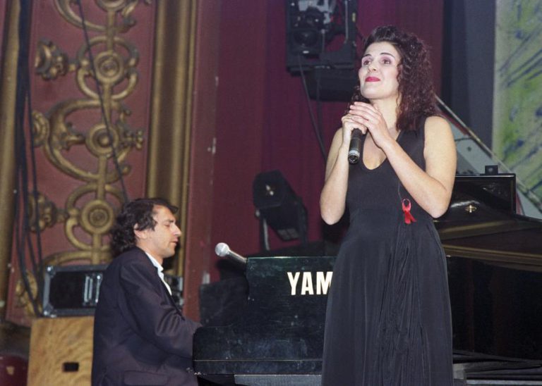 LENA D’ÁGUA REGRESSA EM MAIO AOS DISCOS 30 ANOS DEPOIS COM “DESALMADAMENTE”