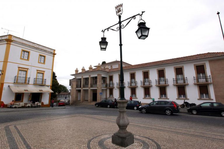 TRIBUNAL DE ÉVORA ABSOLVE CINCO MÉDICOS ACUSADOS DE HOMICÍDIO POR NEGLIGÊNCIA