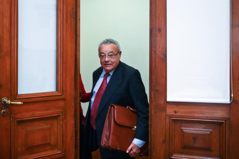 PROBLEMAS COMO A DESCENTRALIZAÇÃO NÃO SÃO PARA EMPURRAR COM A BARRIGA — JOÃO CRAVINHO