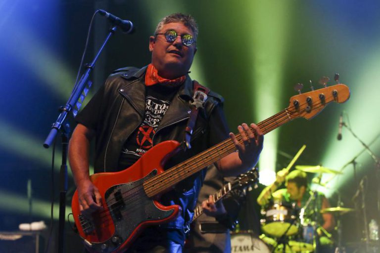 XUTOS & PONTAPÉS E AMOR ELECTRO NO CARTAZ DA FEIRA DE ESTREMOZ