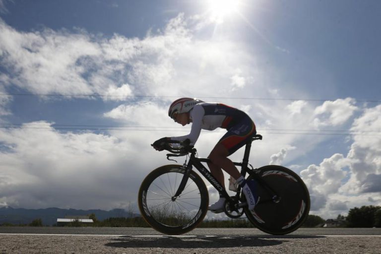 CICLISTA DANIELA REIS FRATURA BRAÇO ESQUERDO EM CHOQUE COM CARRO NA BÉLGICA