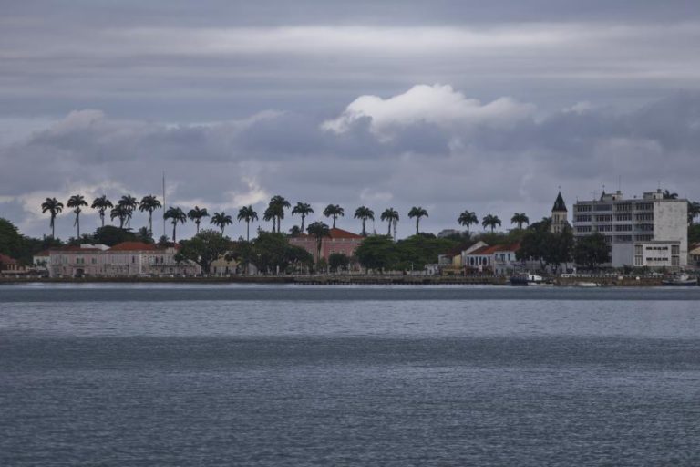 MERGULHADORES PORTUGUESES JÁ ESTÃO EM SÃO TOMÉ PARA AJUDAR NAS BUSCAS DO NAUFRÁGIO