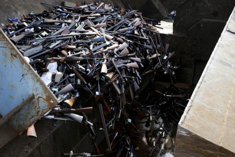 PSP DESTRÓI NA MAIA 7.100 ARMAS RECOLHIDAS EM NOVE DISTRITOS
