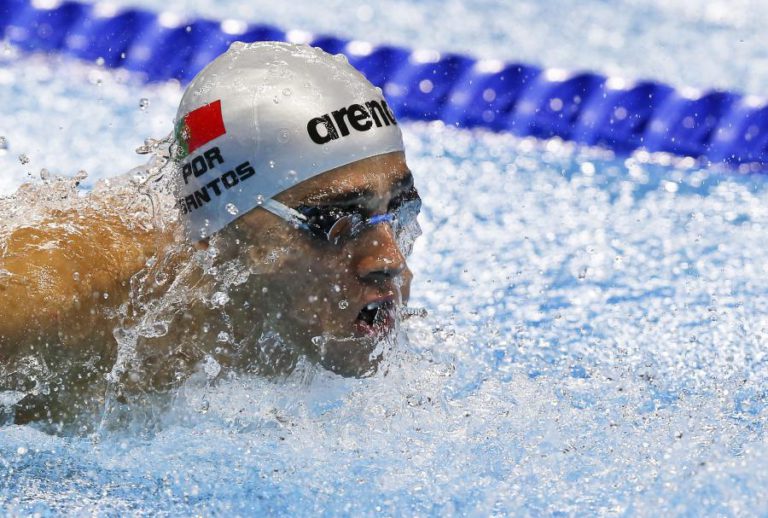 NADADOR ALEXIS SANTOS BATE RECORDE NACIONAL DOS 50 METROS COSTAS