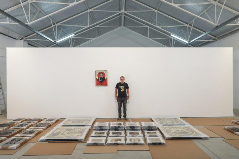 GALERIA UNDERDOGS EM LISBOA REÚNE TRABALHOS DE 13 ARTISTAS EM MOSTRA COLETIVA