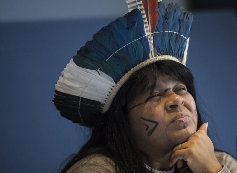 INDÍGENAS DA AMAZÓNIA DENUNCIAM EM NOVA IORQUE POLÍTICA “TRÁGICA” DE BOLSONARO