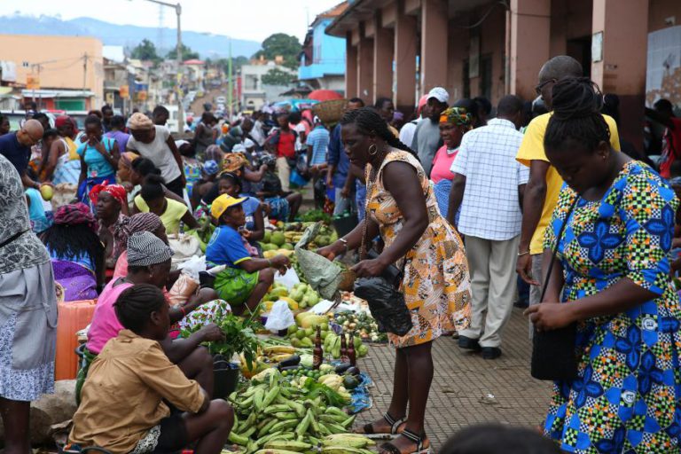 PARLAMENTO SÃO-TOMENSE APROVA ORÇAMENTO DE ESTADO COM REDUÇÃO DE IMPOSTOS