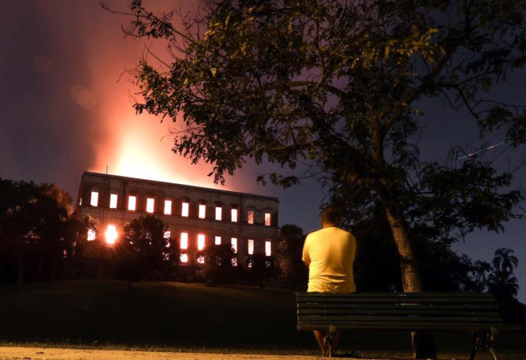INCÊNDIO QUE DESTRUIU MUSEU NACIONAL DO BRASIL COMEÇOU NO AR CONDICIONADO
