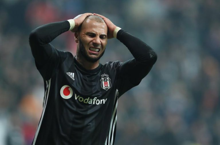 RICARDO QUARESMA LESIONADO NO TORNOZELO ESQUERDO