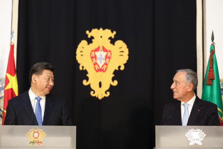 MARCELO OFERECE VINHO DO PORTO COM MAIS DE CEM ANOS AO HOMÓLOGO CHINÊS