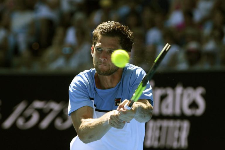 TENISTA PEDRO SOUSA JUNTA-SE A JOÃO SOUSA NO QUADRO PRINCIPAL EM BARCELONA