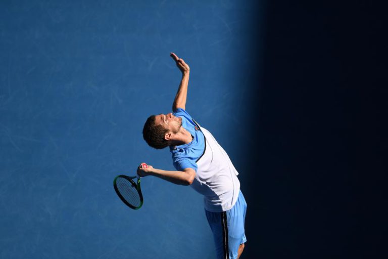 PEDRO SOUSA NOS QUARTOS DE FINAL DO ‘CHALLENGER’ DE ALICANTE
