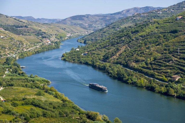 DOURO VERIFICA “INVASÃO POSITIVA” DE TURISTAS NESTA PÁSCOA