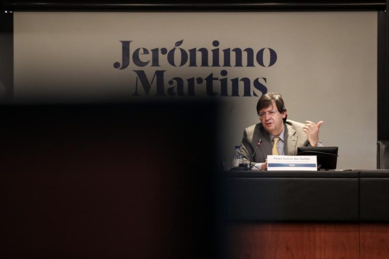 BLACKROCK PASSA A TER 2,01% DO CAPITAL DA JERÓNIMO MARTINS