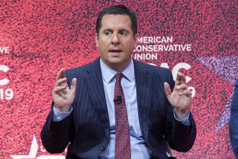 CONGRESSISTA LUSO-AMERICANO DIZ QUE RELATÓRIO MUELLER IGNOROU ABUSOS DO FBI