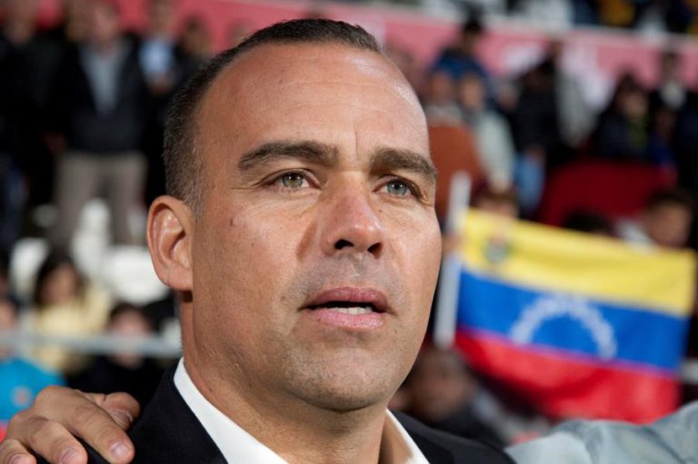 SELECIONADOR DA VENEZUELA AFINAL MANTÉM-SE NO POSTO