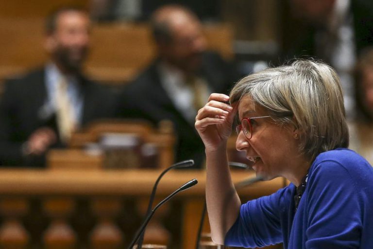 CDS-PP AFIRMA QUE RELATÓRIO SOBRE “LIMPEZA” EM LISTAS DE ESPERA FRAGILIZA MINISTRA DA SAÚDE