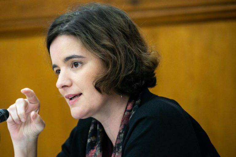 BREXIT: LINHA TELEFÓNICA PARA PORTUGUESES NO REINO UNIDO REGISTA 192 CHAMADAS NO 1.º DIA