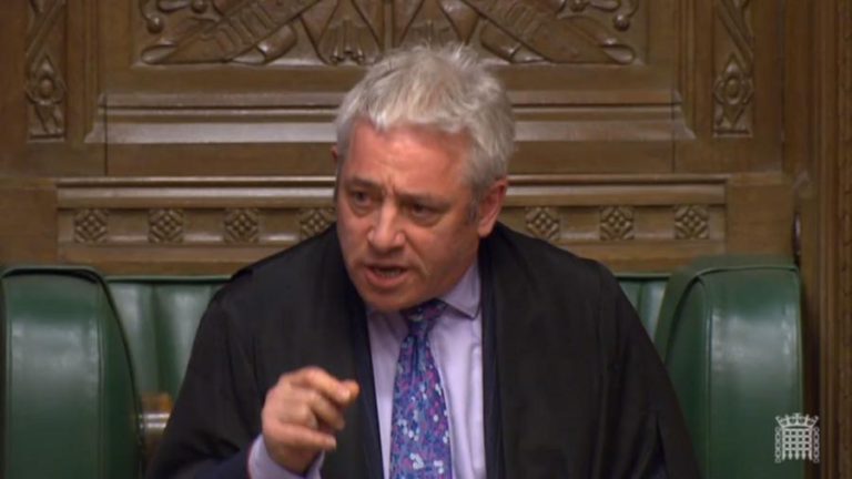 LÍDER DA CÂMARA DOS COMUNS OBRIGADO A INTERVIR PARA DESEMPATAR VOTAÇÃO PARLAMENTAR SOBRE O ‘BREXIT’