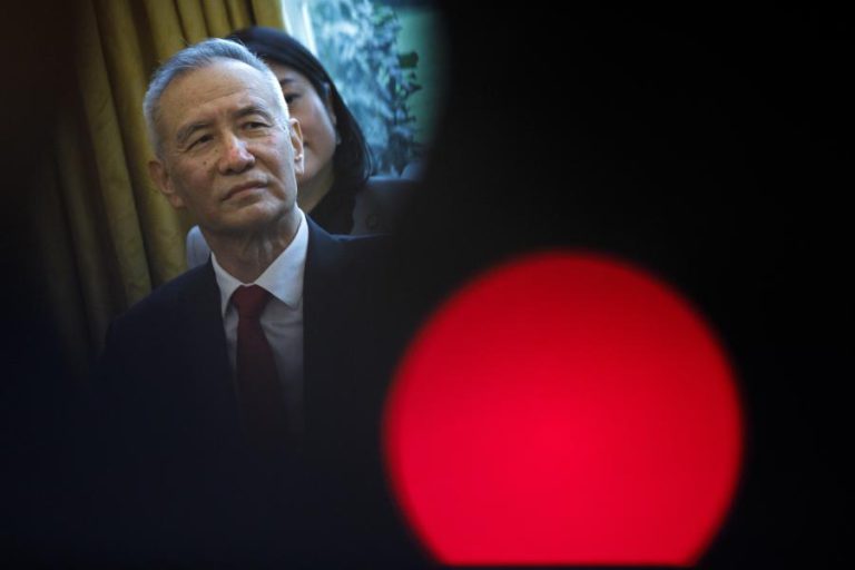 CHINA ADMITE “NOVO CONSENSO” NAS NEGOCIAÇÕES SOBRE FIM DA ‘GUERRA’ COMERCIAL COM EUA