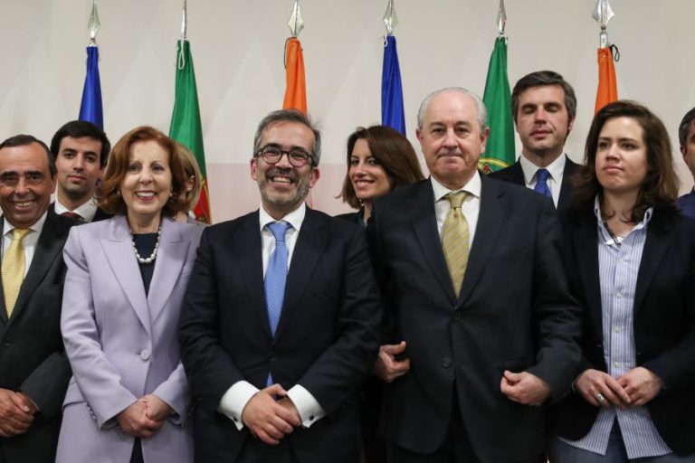 RUI RIO AFIRMA QUE VOTAR NO PSD NAS EUROPEIAS DÁ GARANTIA DE MODERAÇÃO