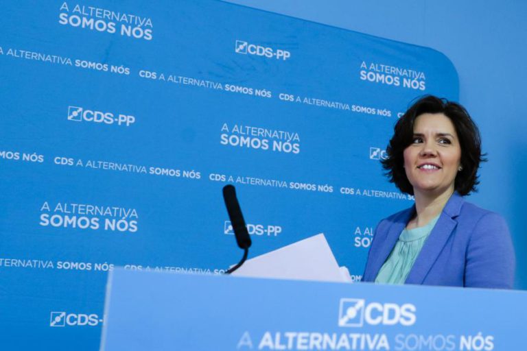 CRISTAS DIZ QUE CDS ESTÁ “UM PASSO À FRENTE” COM APROVAÇÃO DE LISTA ÀS LEGISLATIVAS