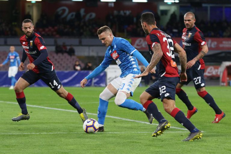 NÁPOLES EMPATA 1-1 COM GÉNOVA E TÍTULO DA JUVENTUS FICA À DISTÂNCIA DE UM PONTO