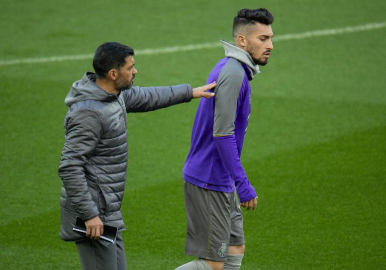 ALEX TELLES ESPERA UM FC PORTO “MAIS PREPARADO” PARA DEFRONTAR O LIVERPOOL