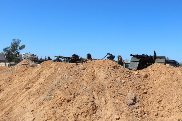 174 MORTOS DESDE INÍCIO DA OFENSIVA DAS FORÇAS DE HAFTAR SOBRE TRIPOLI, NA LÍBIA