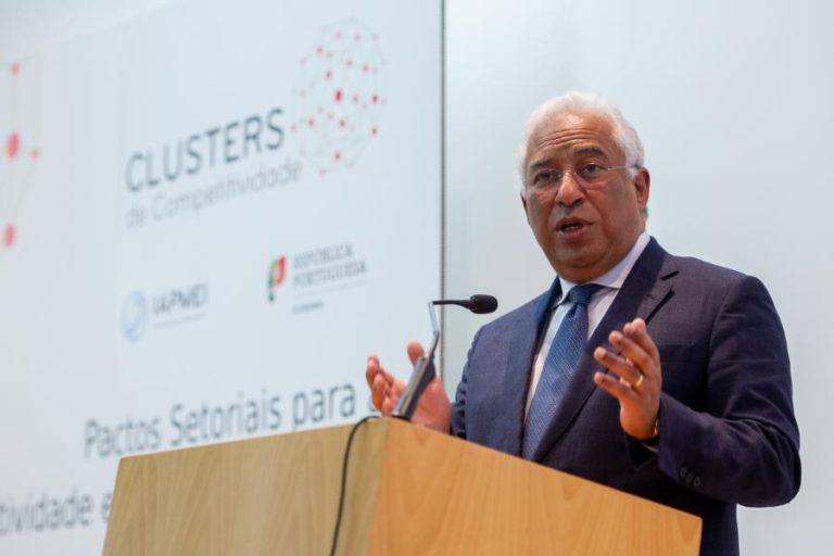 BREXIT: PM DEFENDE “EXTENSÃO TÃO LONGA” QUANTO LONDRES CONSIDERAR NECESSÁRIA