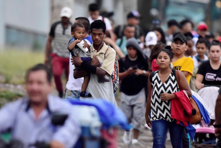NOVA CARAVANA DE MIGRANTES SAI DAS HONDURAS EM DIREÇÃO AOS EUA