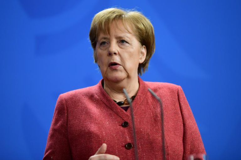 MERKEL EXPRIME “TRISTEZA E CHOQUE” PELO ACIDENTE NA MADEIRA E AGRADECE TRABALHO DOS SOCORRISTAS