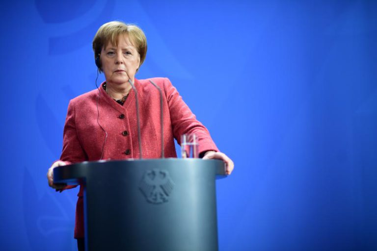 MERKEL DIZ QUE CATEDRAL É UM SÍMBOLO DA CULTURA EUROPEIA