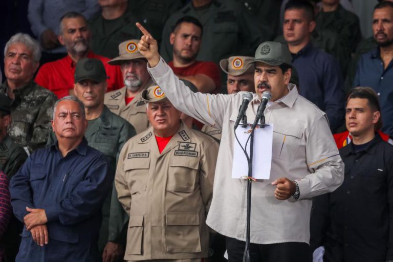 GOVERNO DA VENEZUELA AFIRMA ESTAR A ENFRENTAR UM GOLPE DE ESTADO
