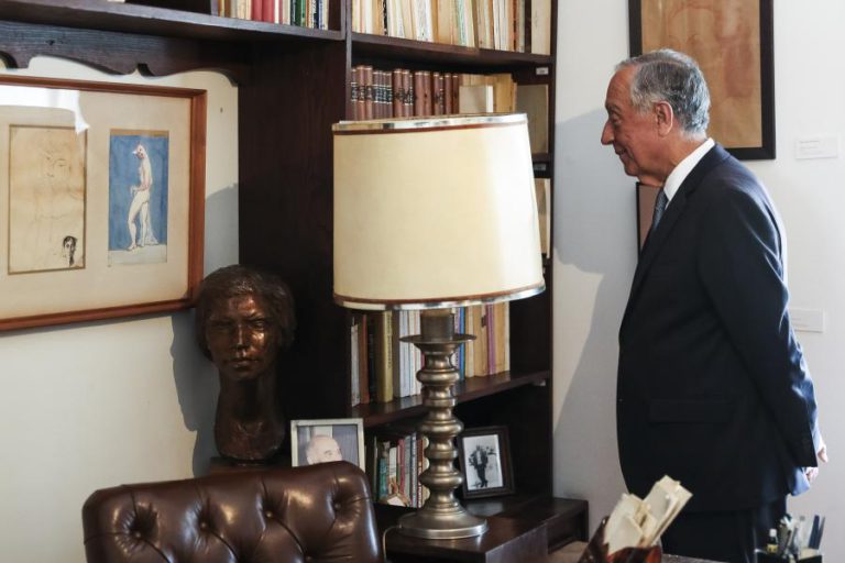 MARCELO ENVIA “ABRAÇO SENTIDO” EM MENSAGEM A MACRON