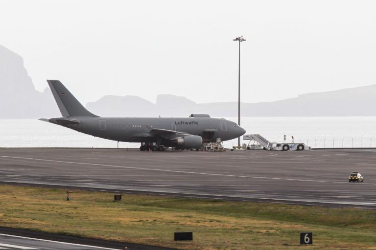 AVIÃO HOSPITAL TRANSPORTA 12 FERIDOS PARA COLÓNIA