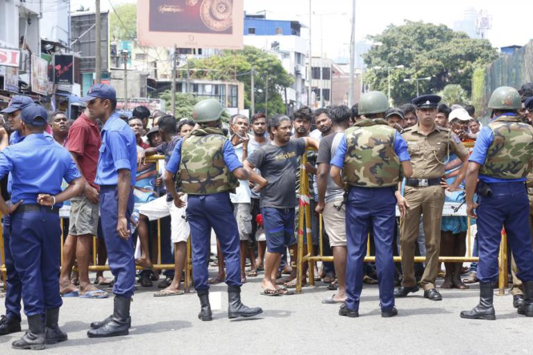 OITO EXPLOSÕES ELEVAM PARA 187 O NÚMERO DE MORTOS NO SRI LANKA