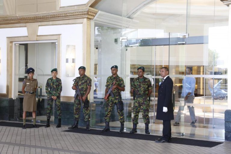 DECRETADO RECOLHER OBRIGATÓRIO NO SRI LANKA NA SEQUÊNCIA DAS EXPLOSÕES