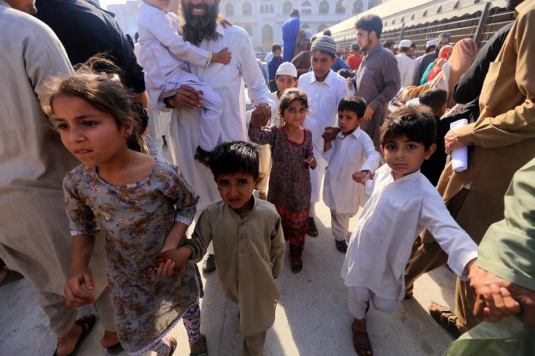 PAQUISTÃO SUSPENDE CAMPANHA DE VACINAÇÃO CONTRA POLIOMIELITE