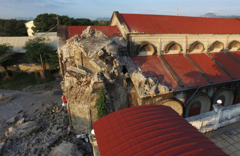 AUTORIDADES FILIPINAS ELEVAM PARA 16 O NÚMERO DE MORTOS CAUSADO POR SISMO