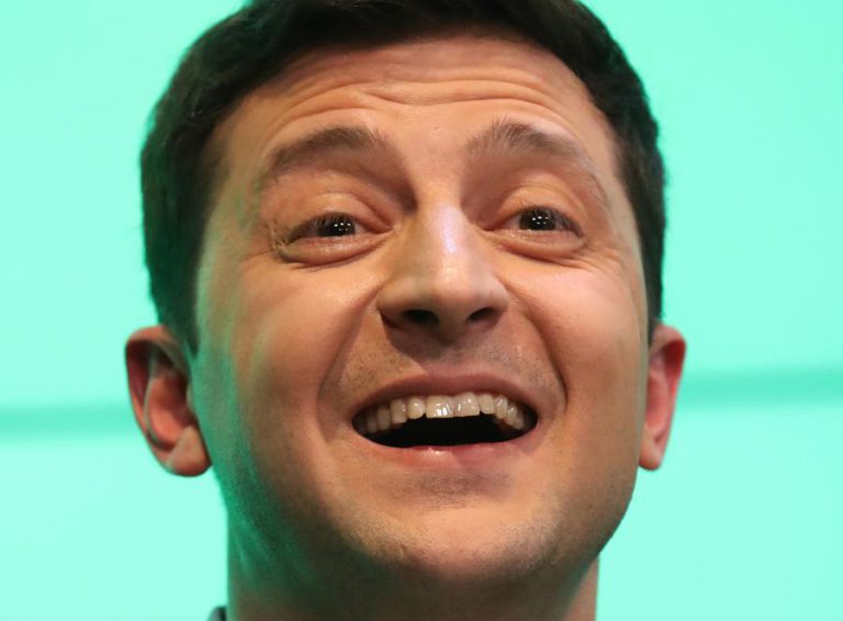 PRESIDENTE ELEITO DA UCRÂNIA PROPÕE PASSAPORTES AOS RUSSOS