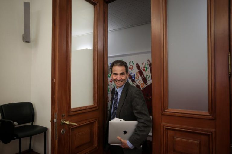 NOVO REGIME DE ACESSO AO SUPERIOR PARA ALUNOS DO PROFISSIONAL NÃO IMPLICA EXAMES – MINISTRO