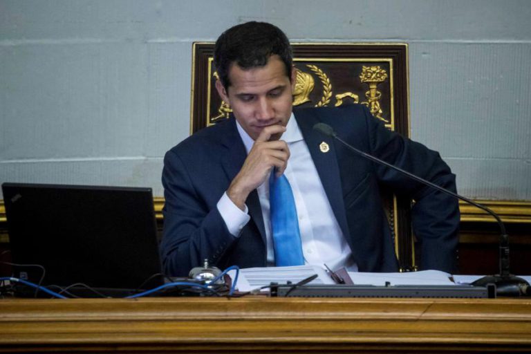 VENEZUELA: GUAIDÓ ACUSA GOVERNO DE IMPEDI-LO DE CHEGAR A MANIFESTAÇÃO