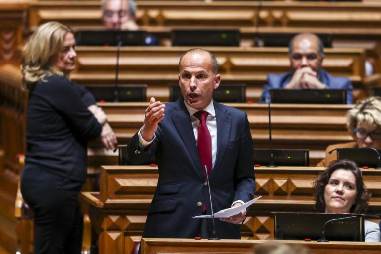 CDS ATACA PLANO NACIONAL DE REFORMAS DO GOVERNO POR SER “POUCOCHINHO”