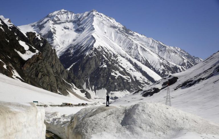 MILITARES INDIANOS AFIRMAM TER ENCONTRADO PEGADAS DE “CRIATURA MÍTICA” NOS HIMALAIAS